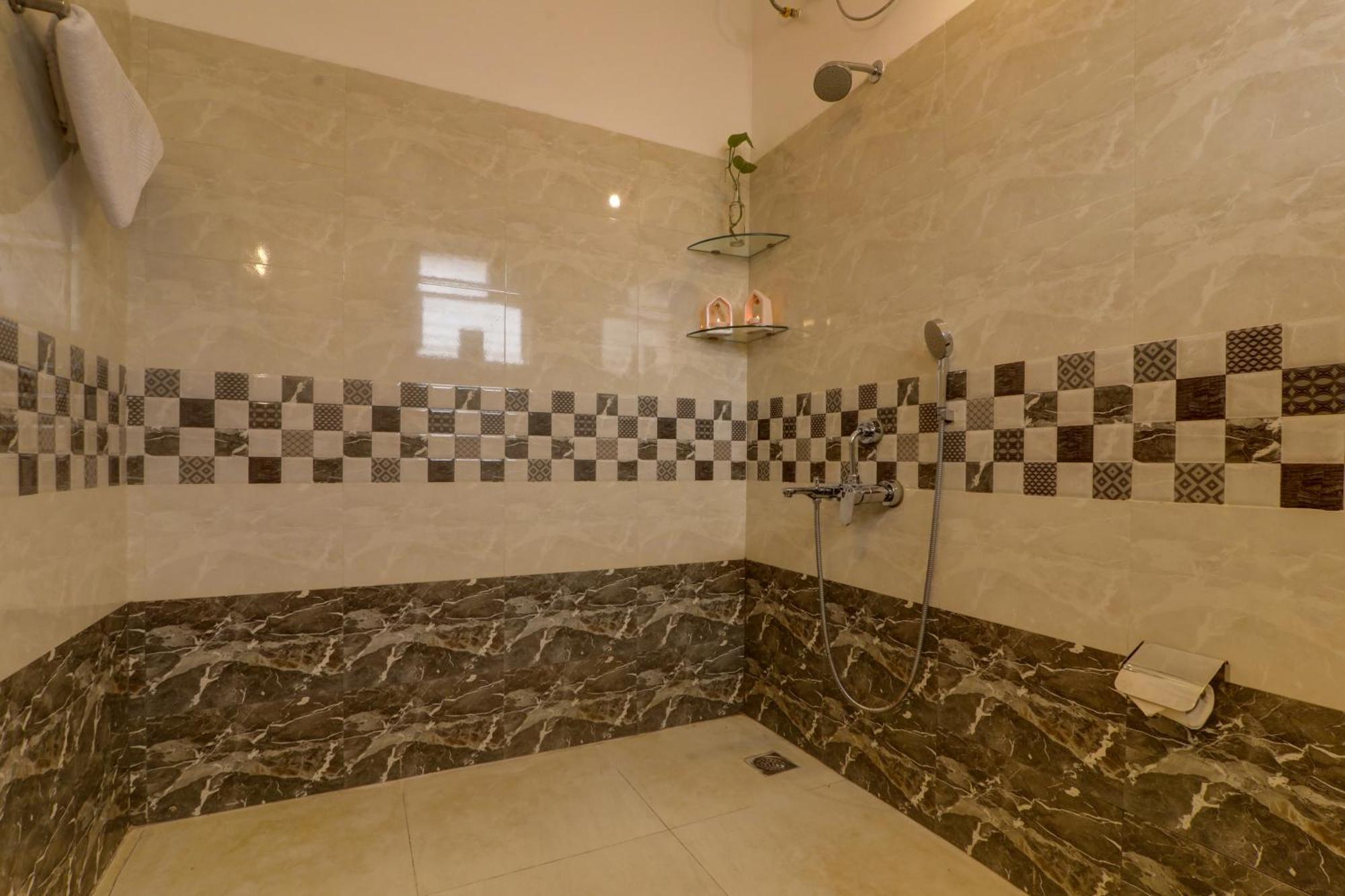 9BHK Villa for Big Groups, Private Pool-WiFi-Cartaker-Parking, North Goa Baga Esterno foto